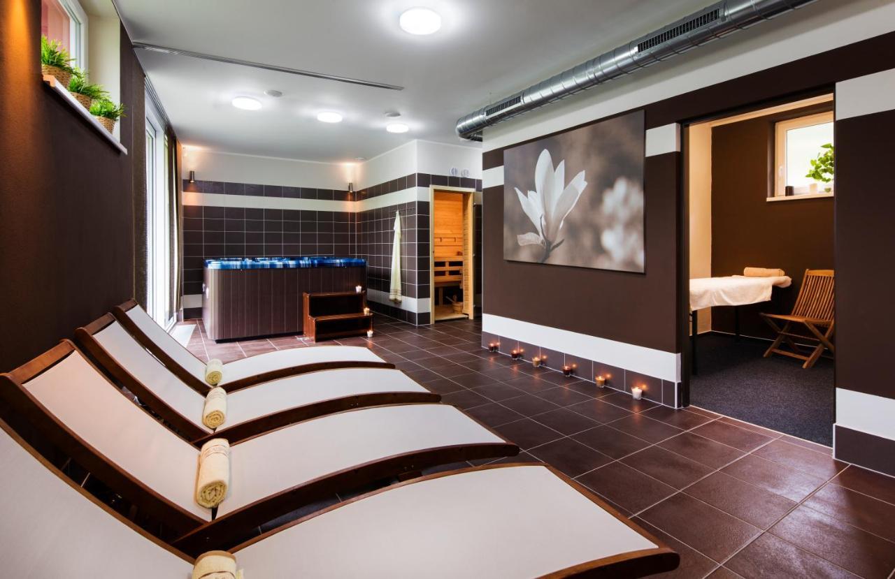 Penzion Acrobat Park Stity Экстерьер фото