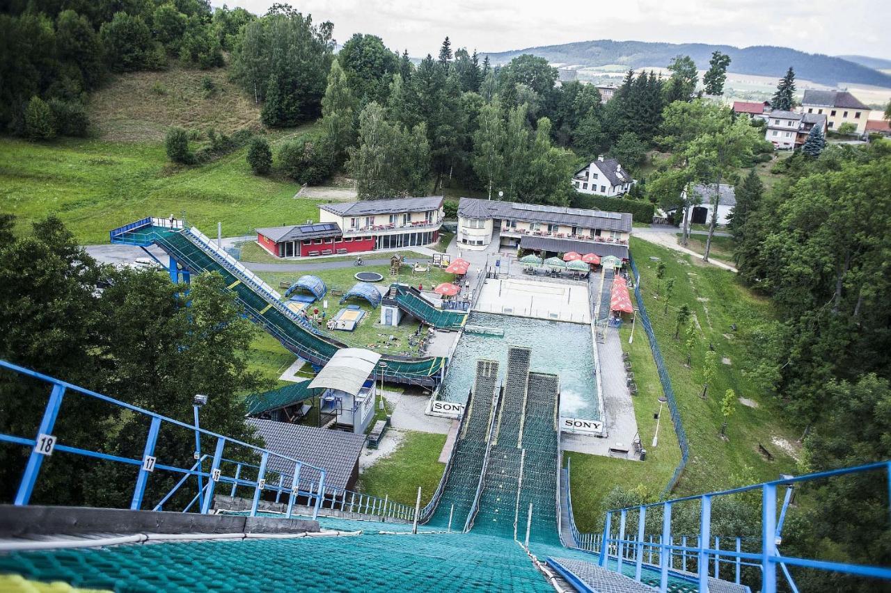 Penzion Acrobat Park Stity Экстерьер фото