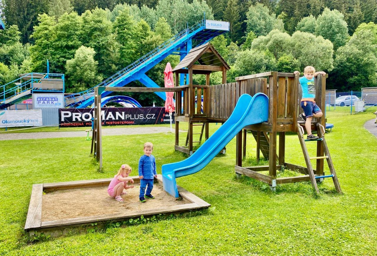 Penzion Acrobat Park Stity Экстерьер фото