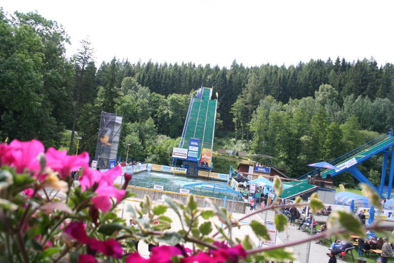 Penzion Acrobat Park Stity Экстерьер фото